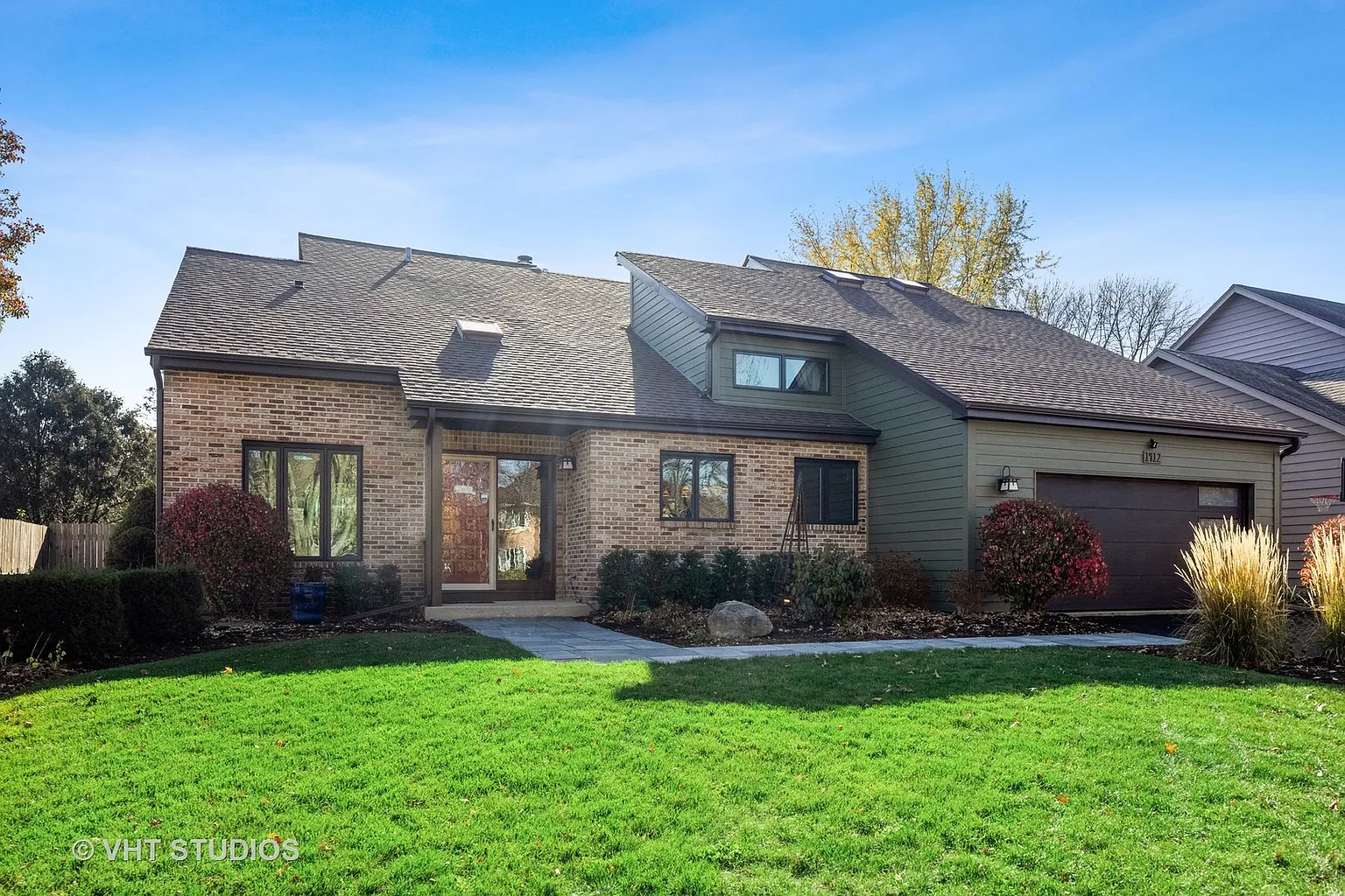 1412 Ambleside Cir photo 1