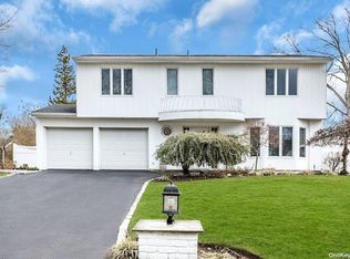 15 Glenmere Ln, Commack, NY 11725