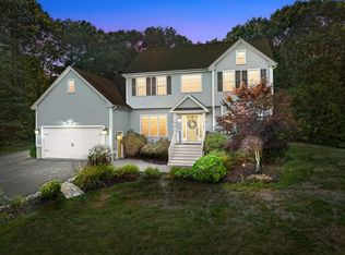 50 Acorn Dr, Uxbridge, MA 01569