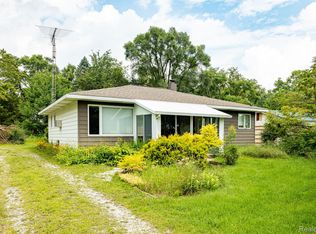 5844 San Souci Rd, Gregory, MI 48137