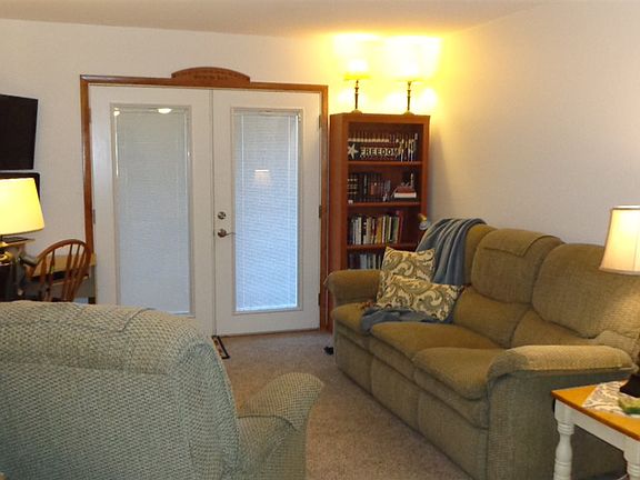 4th image of 3156 Lakeside Dr APT 104