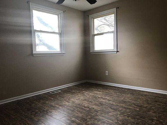 5th image of 335 S Deen Ave