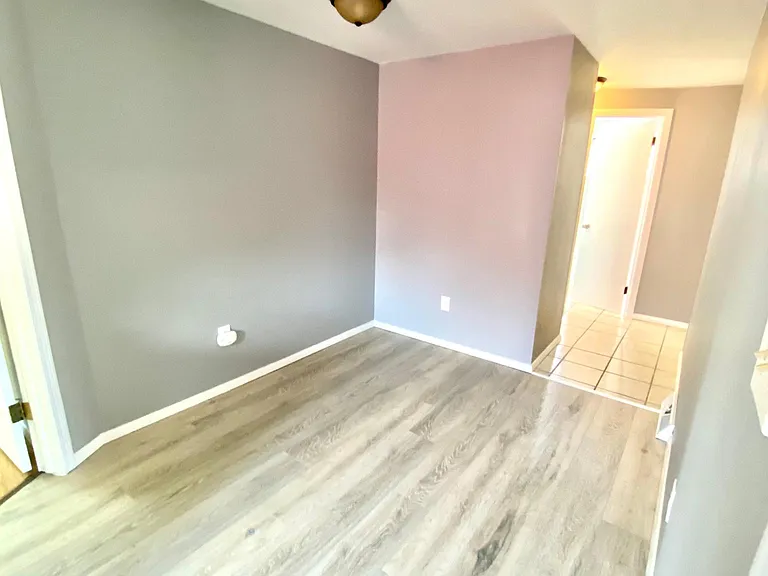 226 Vine Ln — Photo 5