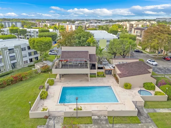 10641 SW 108th Ave APT 3D, Miami, FL 33176