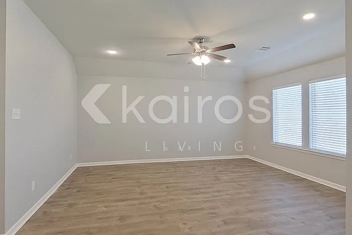 417 Mango Dr — Photo 9