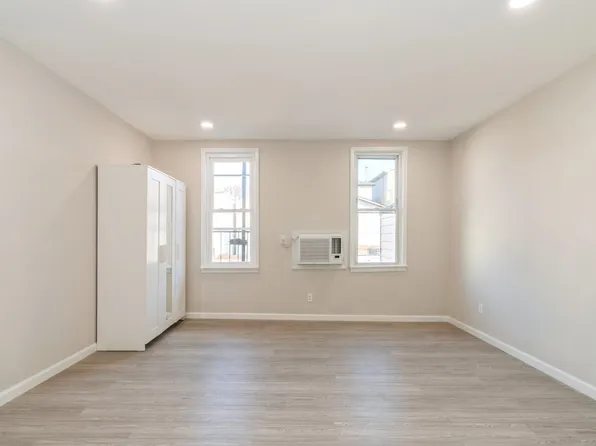 40 Beacon Avenue image 13 of 23