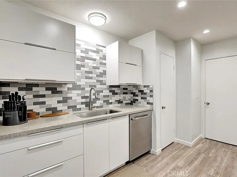 257 Avenida Del Mar #4 — Photo 5