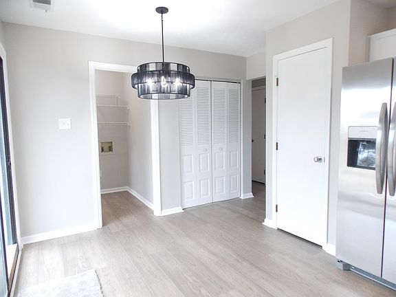 5th image of 1561 Flora Glen Way