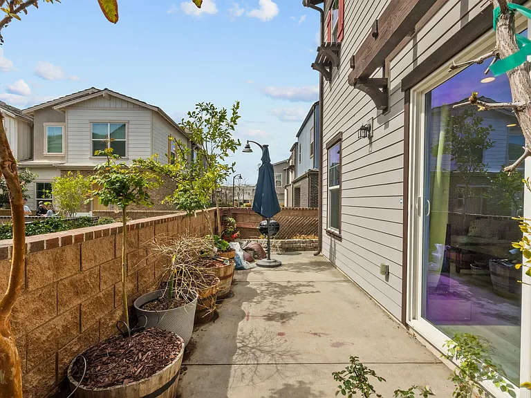 122 Red Brick Dr #6 — Photo 35