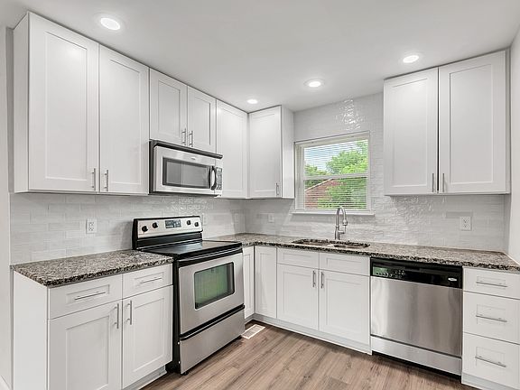 2nd image of 606 W 4th St