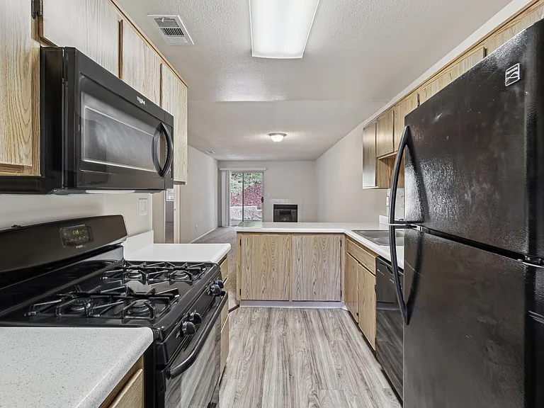 4813 Kitchen