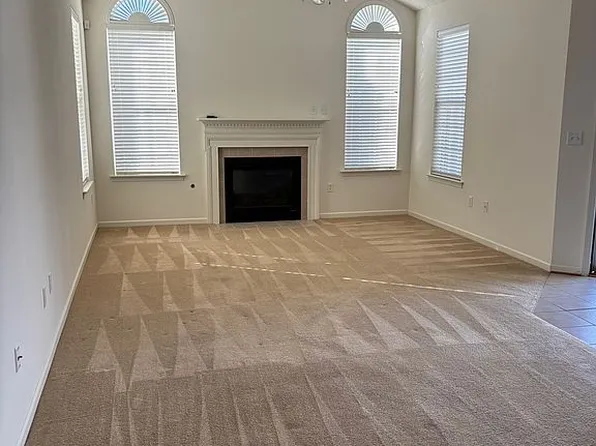 190 Villa Dr, Poquoson, VA 23662