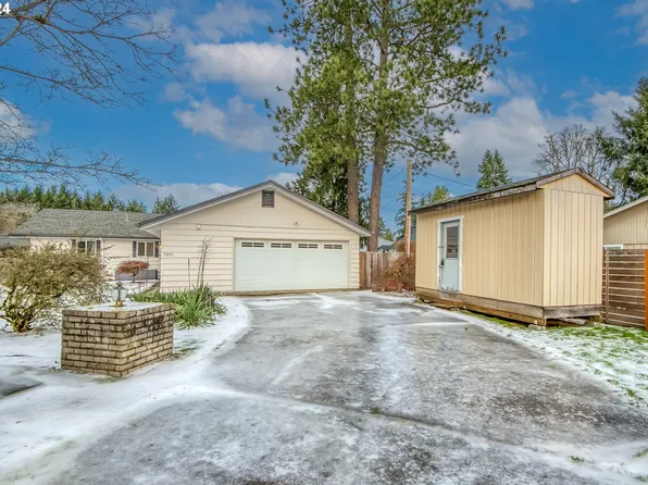 5895 SW Taralynn Pl, Beaverton, OR 97005