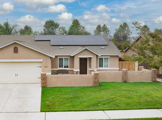 2420 W Porter Ave, Visalia, CA