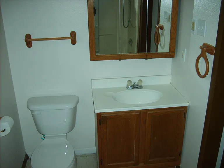 328 Miller St — Photo 8