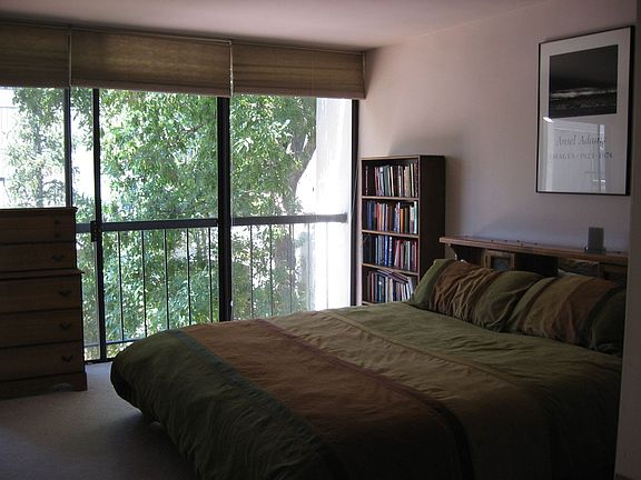 4th image of 935 N Pennsylvania St APT 11