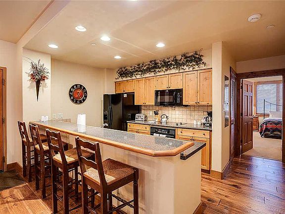 5th image of 2920 Village Dr #2208
