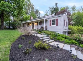 31 Old Farmers Rd, Long Valley, NJ 07853
