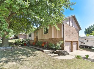 1408 E McClernon St, Springfield, MO 65803