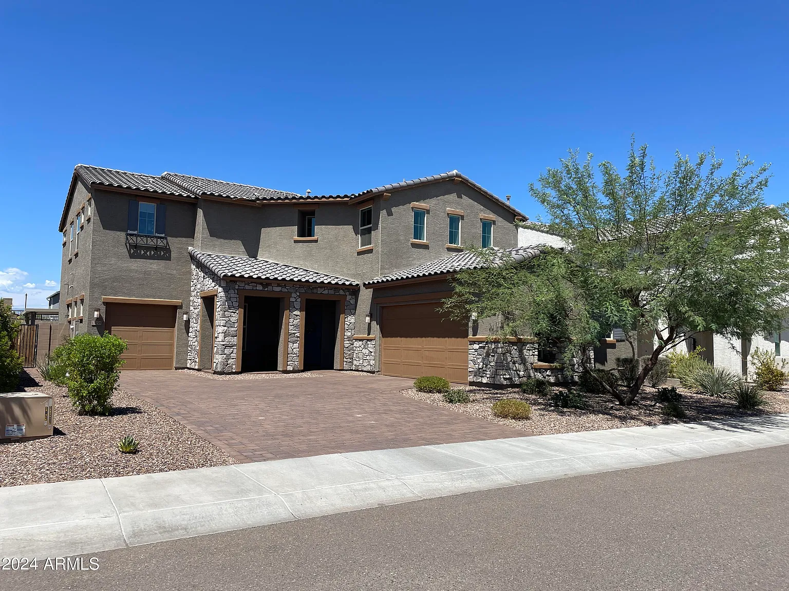 4 bed, 3.5 bath, 2615 sqft, $4,595 — Photo 4