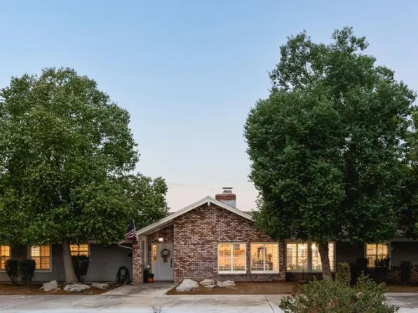 7703 N De Wolf Ave, Clovis, CA 93619