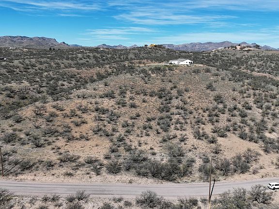 2nd image of 562 Avenida Septiembre #12-RIO