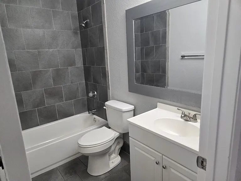 7305 Village Green Dr — Photo 18