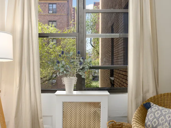 55 West 95th Street image 2 of 9