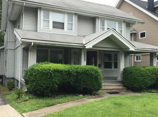 2322 S Overlook Rd, Cleveland Heights, OH 44106