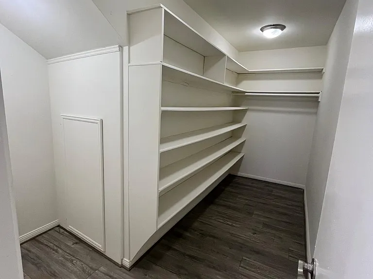 7834 Oakington Dr — Photo 20