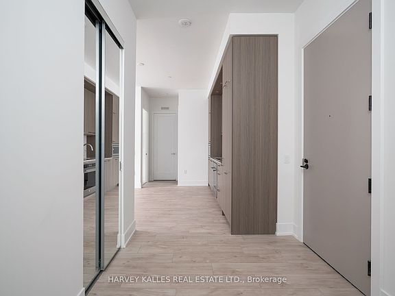 5th image of 858 Dupont St #Penthouse 37