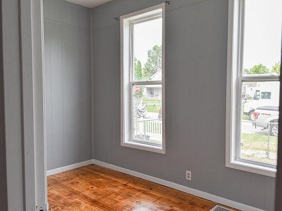 2nd image of 845 Birch Ave