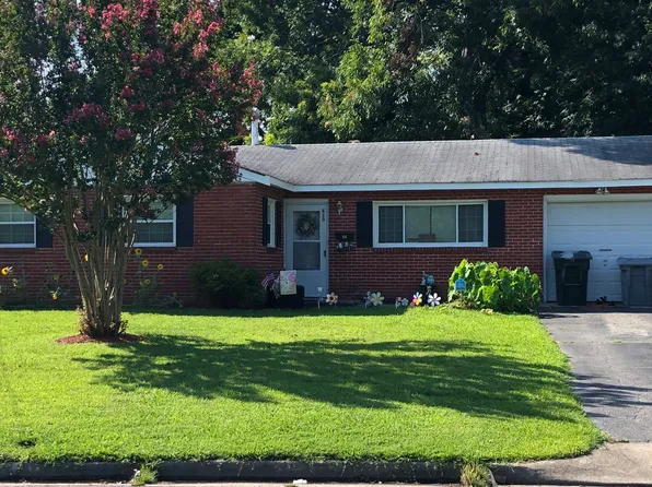629 Nottingham Dr, Hampton, VA 23669