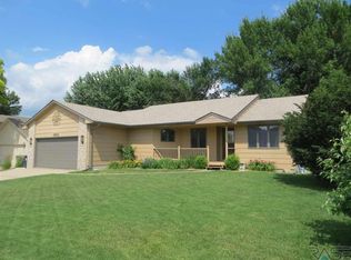 1804 S Remington Cir, Sioux Falls, SD 57106
