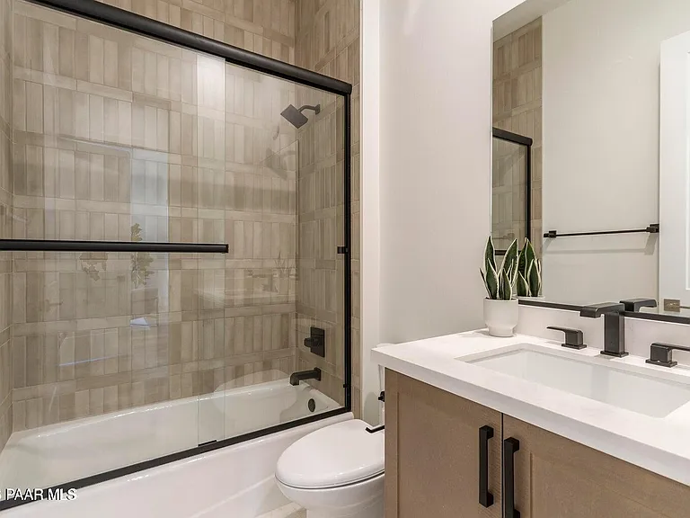 1175 Irwin Way — Photo 18