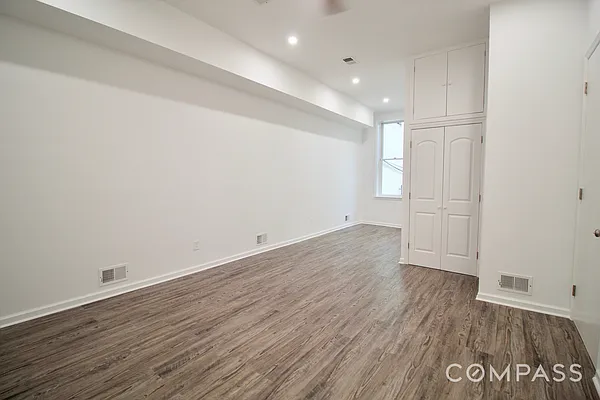 Rented by Compass | media 31