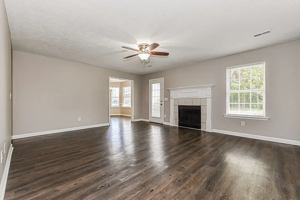 4 bed, 2.0 bath, 2226 sqft, $2,540 — Photo 4