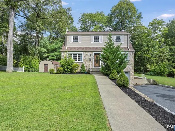 131 Elmwood Ave, Allendale, NJ 07401
