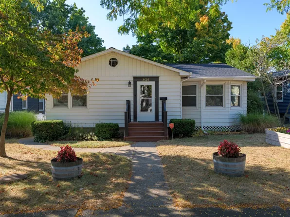 926 Michigan Ave, Saint Joseph, MI 49085