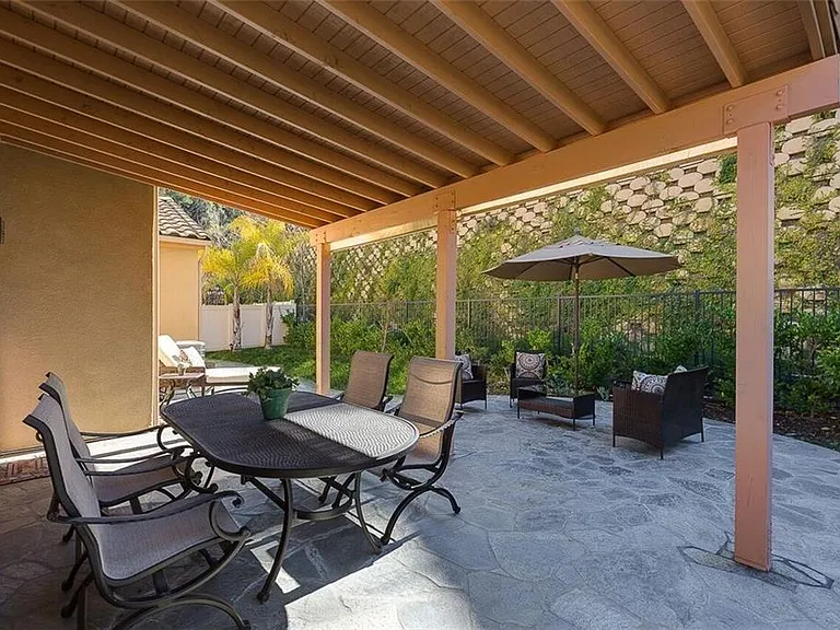 21100 Blossom Way — Photo 22