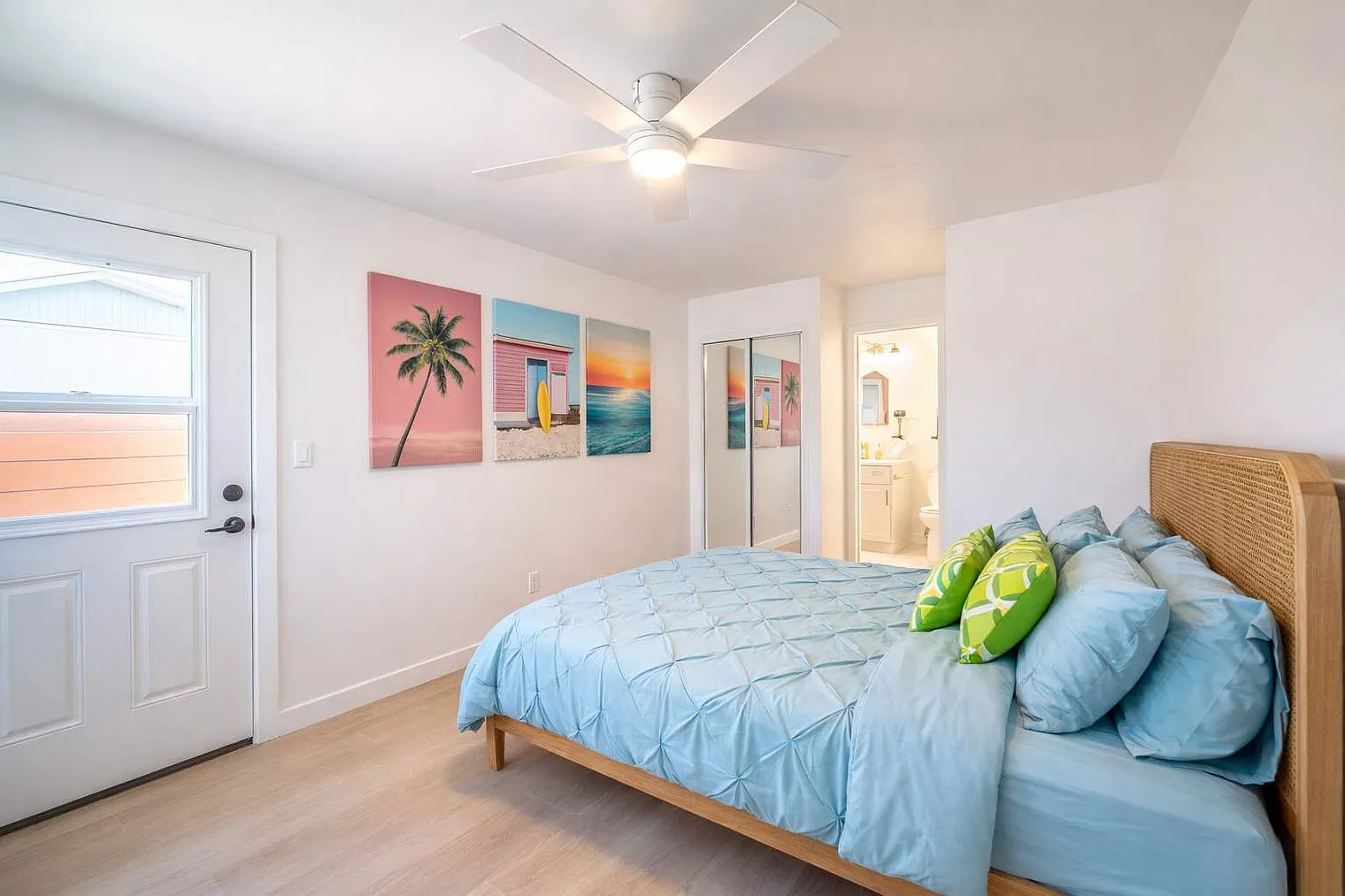 1 bed, 1.0 bath, 419 sqft, $4,648 — Photo 3