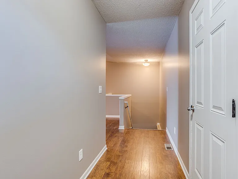 1054 E Karla Ct — Photo 3