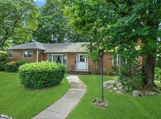 19 School St, Johnston, RI 02919