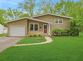 2209 Kingfisher Ln, Rolling Meadows, IL 60008