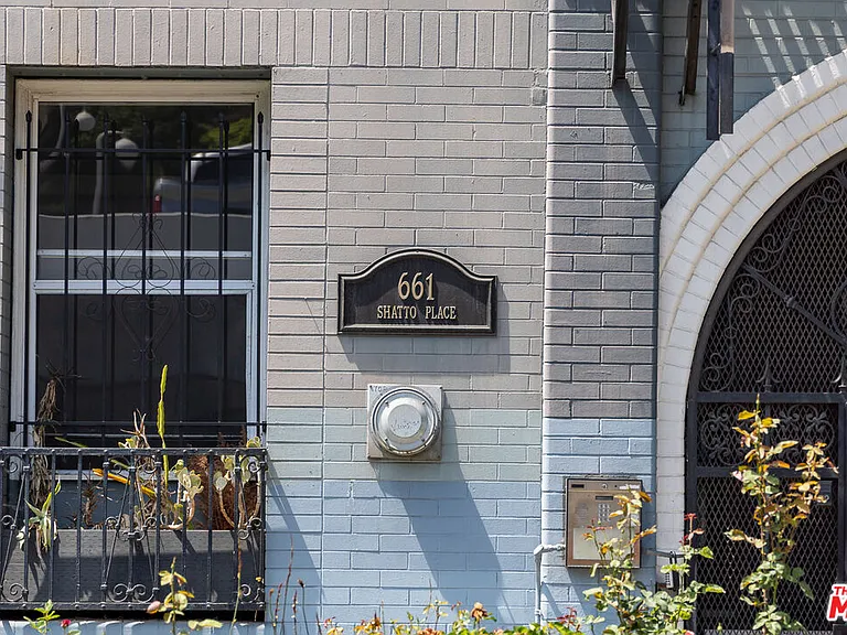 661 Shatto Pl #201 — Photo 11