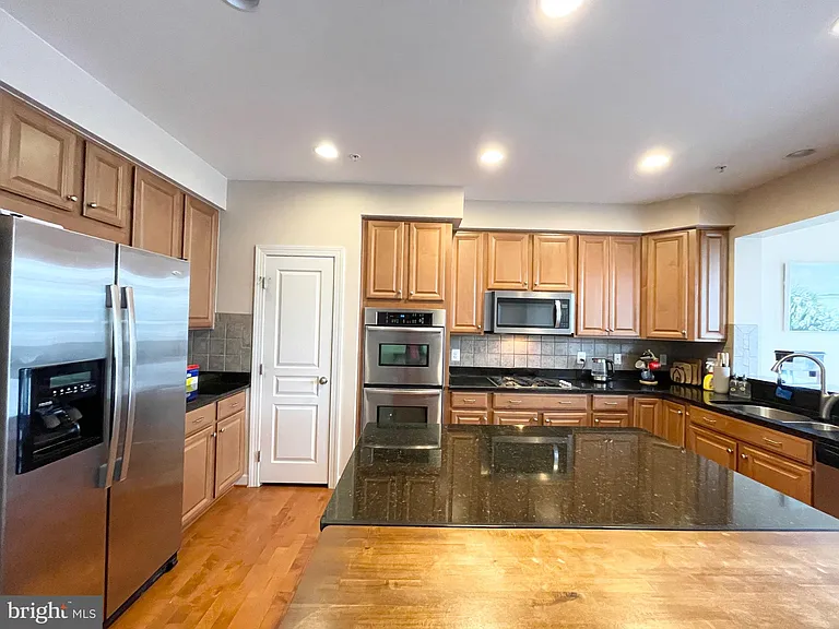9661 Atterbury Ln — Photo 17