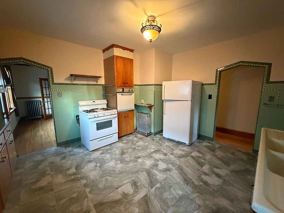 1st image of 26 Heath St #3