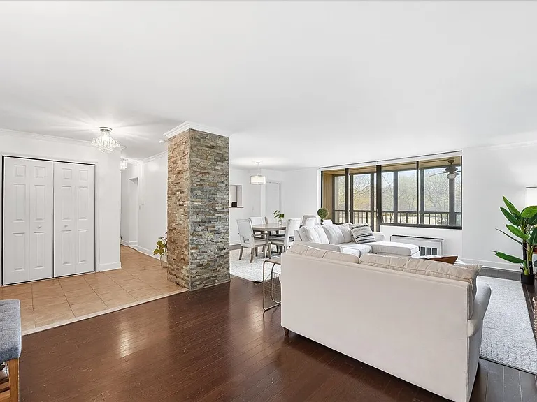 300 Winston Dr #L5 — Photo 7