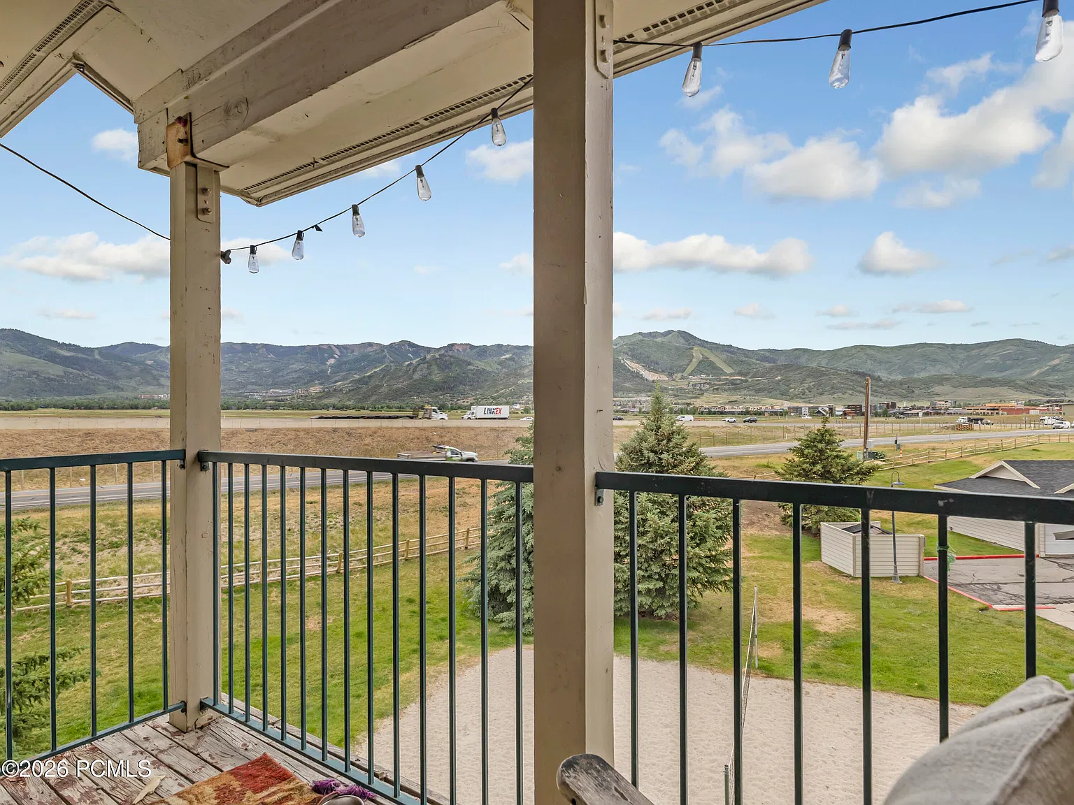 2 bed, 2.0 bath, 1275 sqft, $2,600 — Photo 2