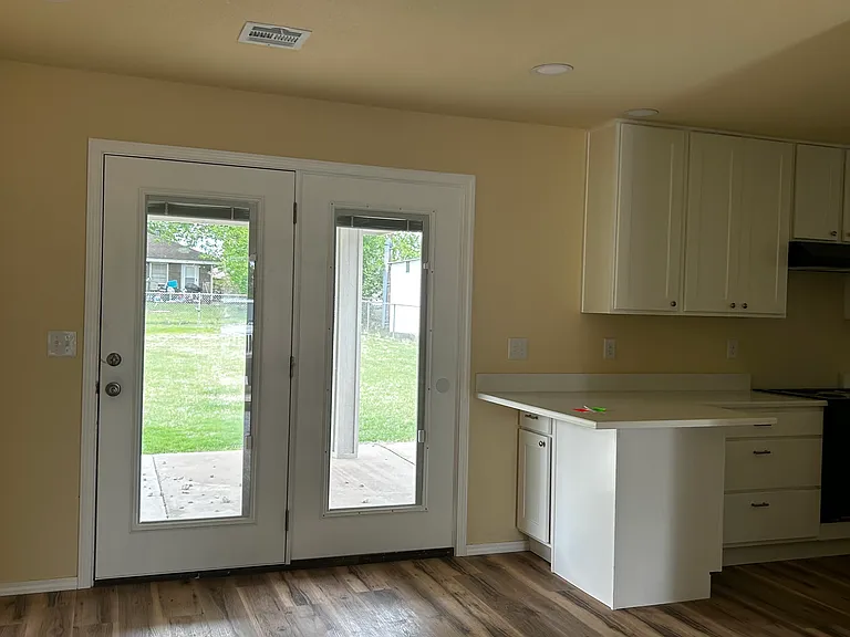 2129 Turner Dr — Photo 4